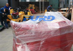 福瑞得機(jī)械座駕壓路機(jī)、手扶壓路機(jī)、灌縫機(jī)及時包裝發(fā)貨